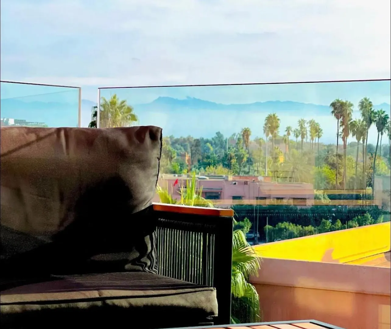 Appartement Luxueux Avec Vue Panoramique Sur L'Atlas Au Centre De Marrakech Marrakesh Apartment