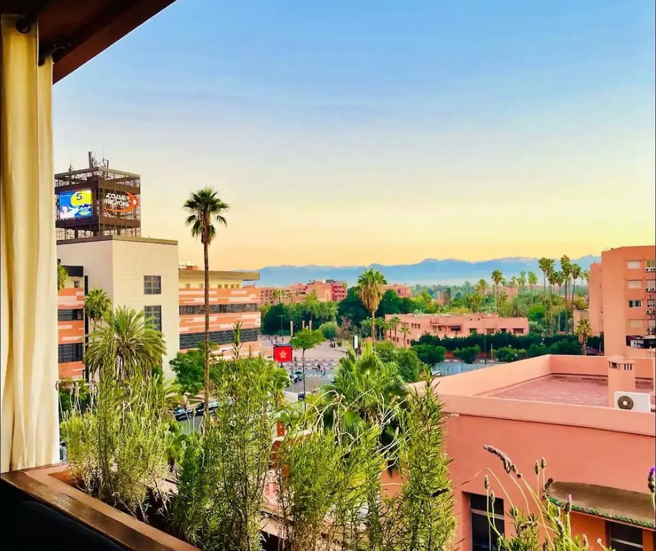 Appartement Luxueux Avec Vue Panoramique Sur L'Atlas Au Centre De Marrakech Marrakesh 0*,  Morocco